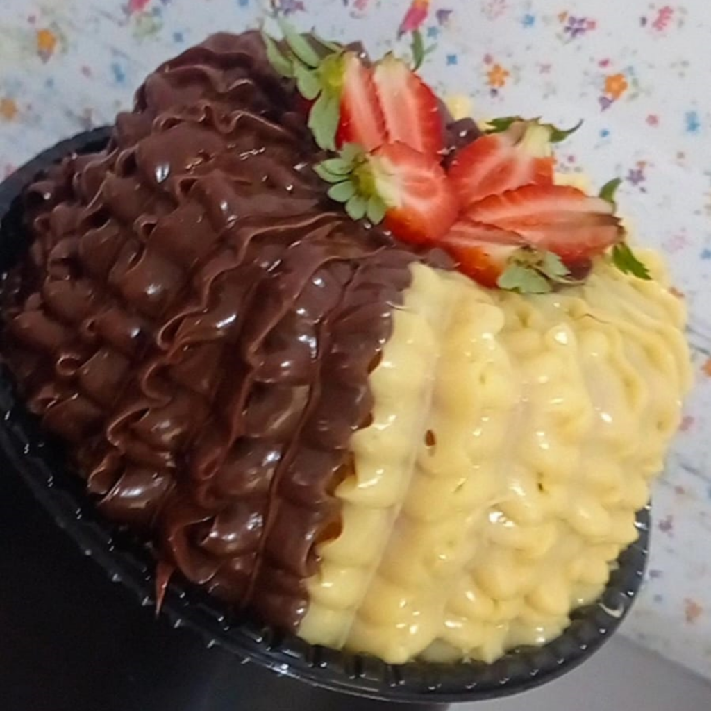 Bolo Vulcão de Ninho e Brigadeiro